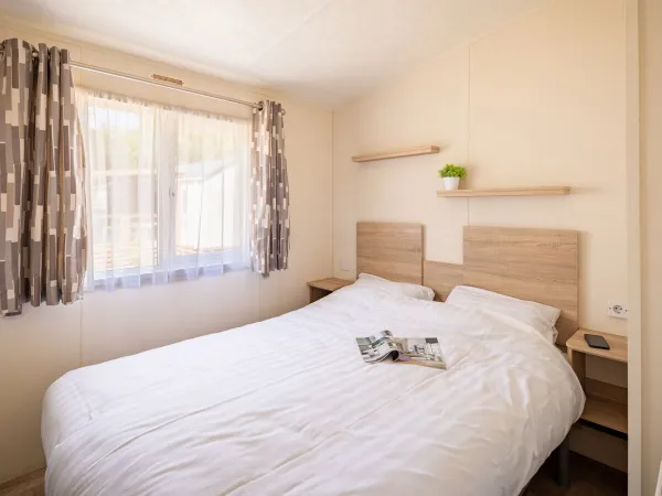 Ouderslaapkamer binnen de Comfort Lounge.