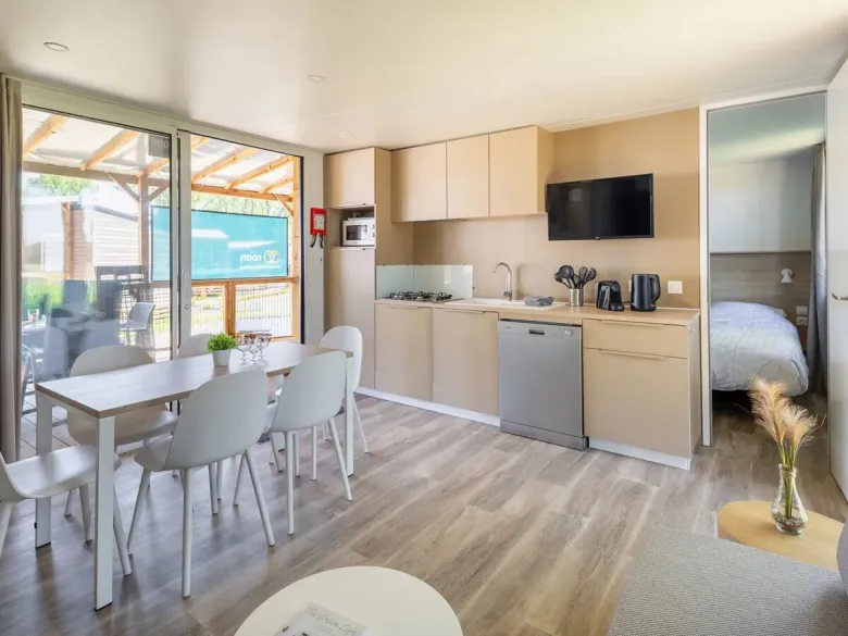 De Roan Supreme Plus Lounge woonkamer met keuken.