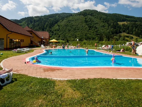Zwembad en kinderbad van Roan camping Bella Austria.