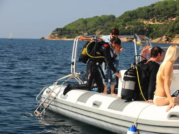 Duiktocht dichtbij de Roan camping Rosselba.