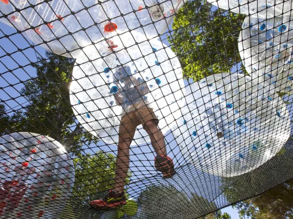 Bubbelbal op Roan camping Domaine de La Yole.