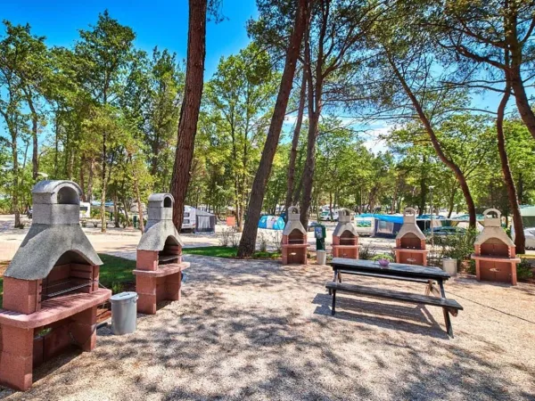 Picknicktafel op Roan camping Stella Maris.