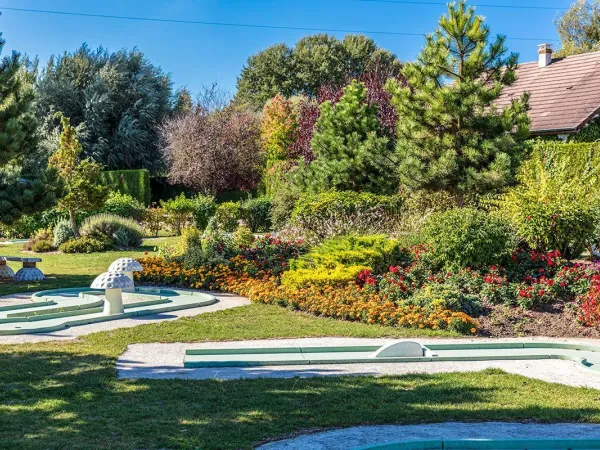 minigolfbanen op Roan camping du Vieux Pont.