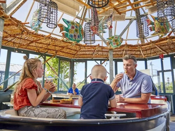 Snackbar 'Lekkersnacken' bij Roan camping Terspegelt.