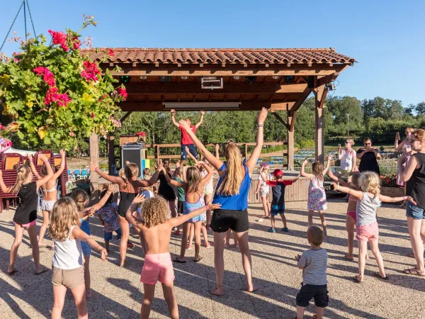 Kinderanimatie op Roan camping Avit Loisirs.