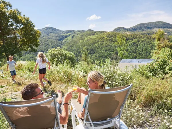 Uitrusten in de zon dichtbij Roan camping Les Collines.