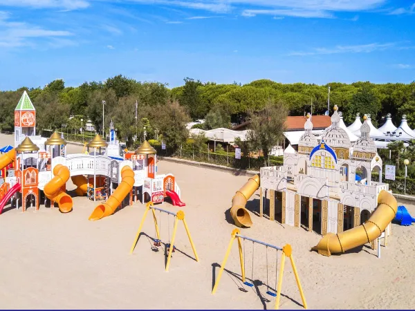 Speelplaats bij Roan camping Sant Angelo.