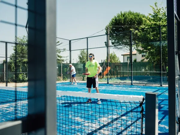 Padel op Roan camping Mediterraneo.