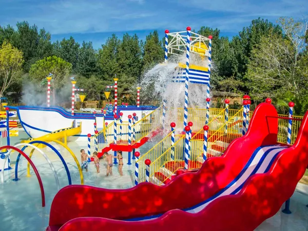 Waterspeeltuin bij Roan camping Serignan Plage.