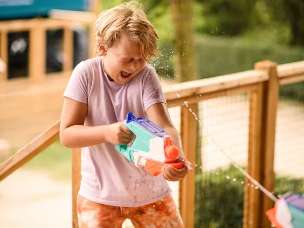 Spelende kinderen bij Roan camping Verdon Parc.