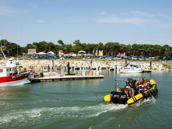 Kiezelstrand bij Roan camping La Pinède.