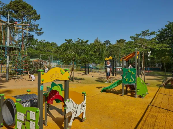 Kinderspeeltuin bij Roan camping La Pinède.