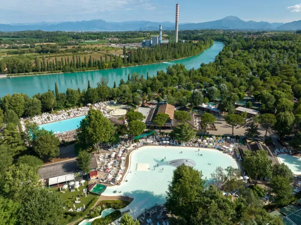 Video van Roan camping hu Altomincio village.