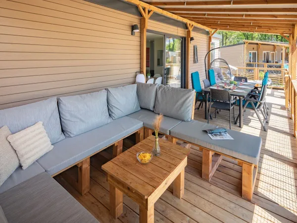 De luxe Supreme Plus Lounge accommodatie op Roan camping Marvilla Parks Kaatsheuvel.