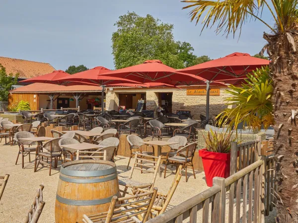 Terras op Roan camping La Clairière