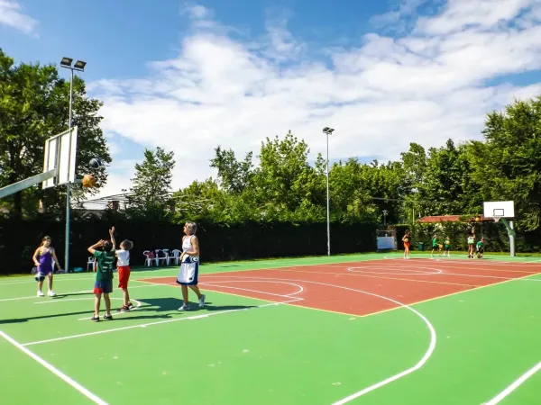 Basketballen bij Roan camping San Francesco.