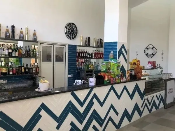 De bar op Roan camping Del Forte.