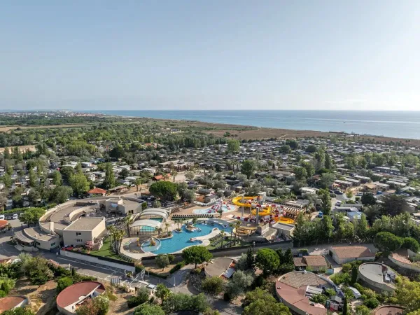 Overzicht Roan camping Les Dunes vanuit de lucht.