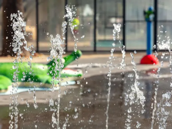 Waterspelen op Roan camping Les Dunes.
