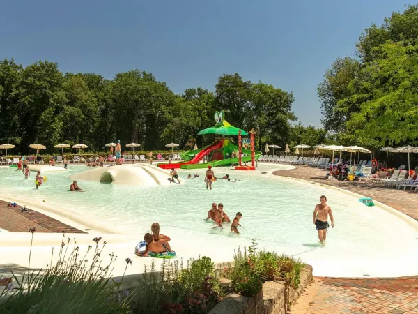 Het waterpark op Roan camping hu I Pini village.