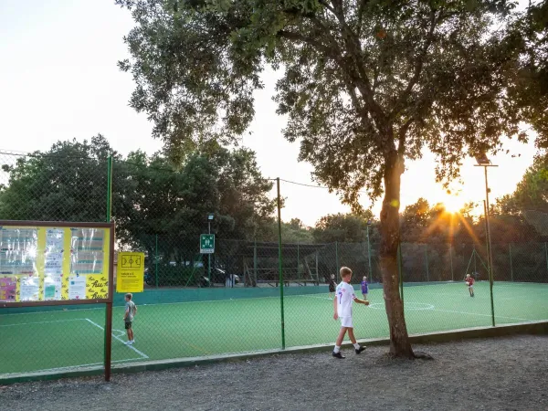 Voetbalveld op Roan camping hu Montescudaio village.