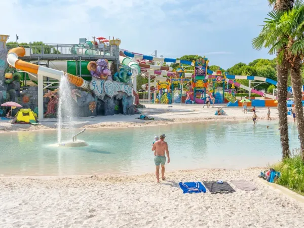 Spectaculaire glijbanen van Roan camping Union Lido Mare.