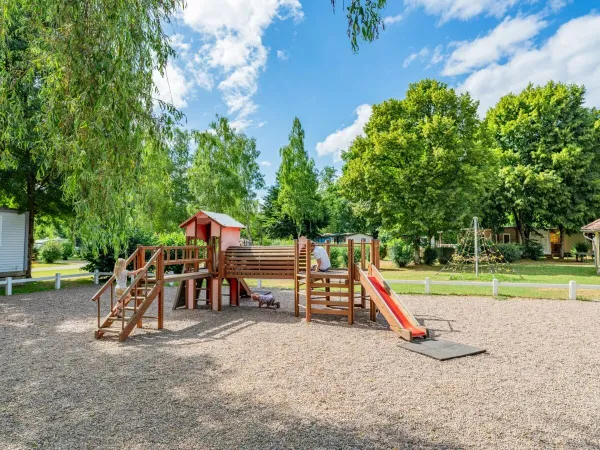 Speeltuin op Roan camping de Bonnal.