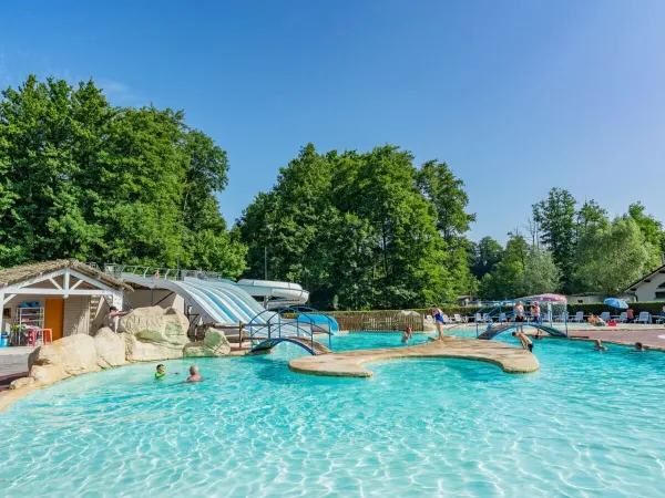 Zwembad van Roan camping de Bonnal.
