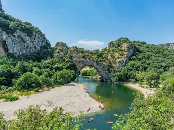 De Pont d'Arc vlakbij Roan camping La Grand'Terre.