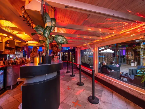 De bar op Roan camping Domaine des Bans.