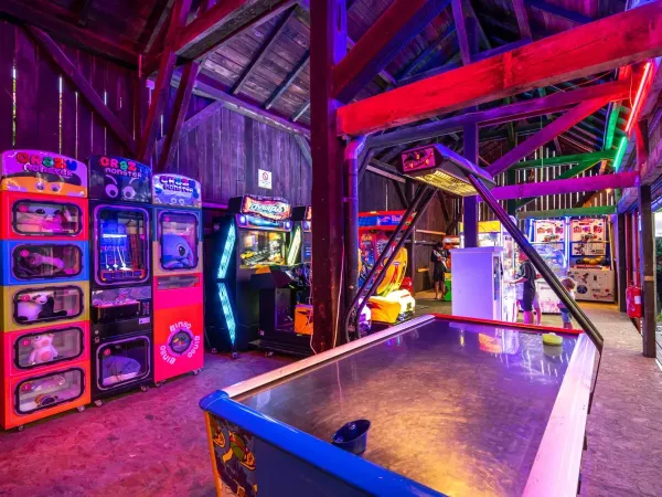 speelhal op camping Domaine des Bans.