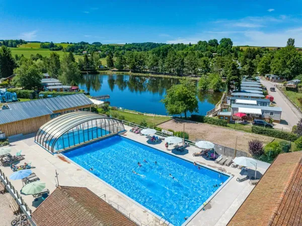 Semi Olympisch bad op Roan camping Domaine des Bans.