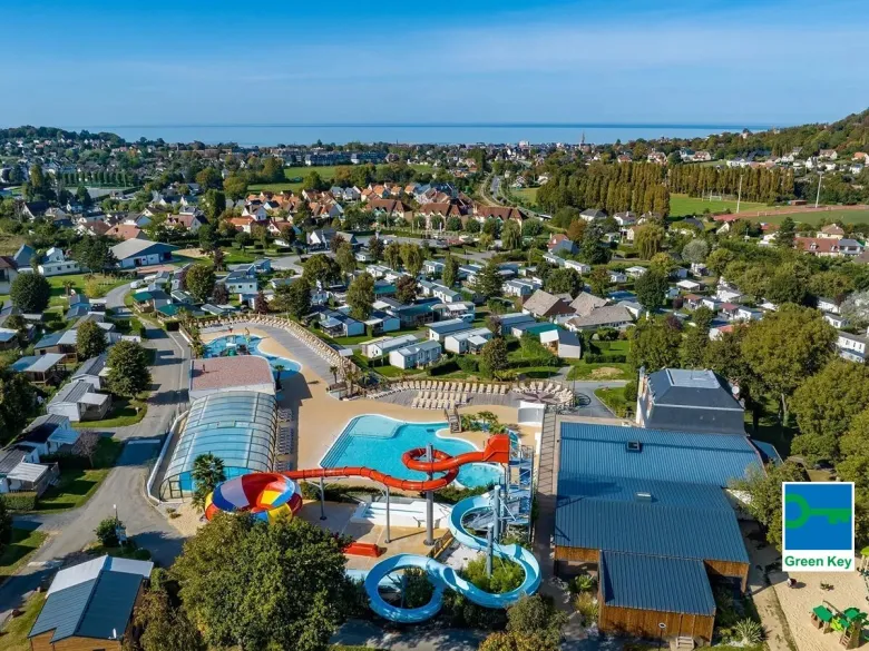 Zwembadcomplex van Roan camping La  Vallée.