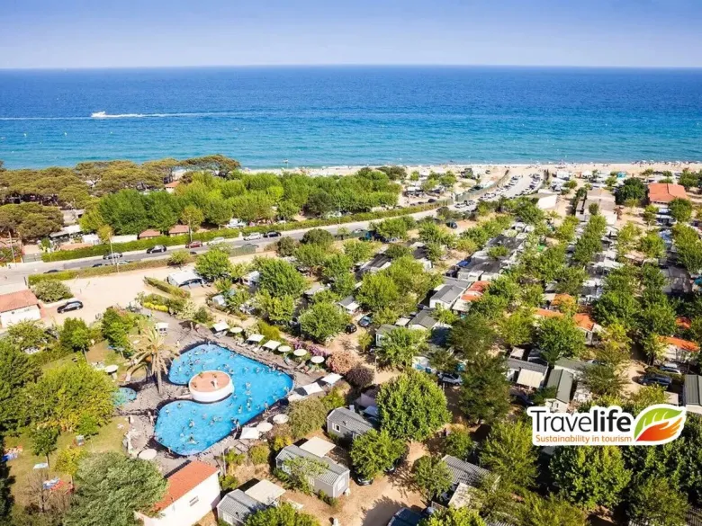 Roan camping Alannia El Pinar vanaf boven gefotografeerd.