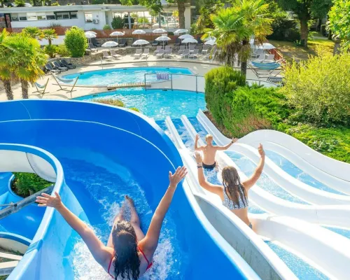 Glijbanen op Roan camping Le Ty Nadan.