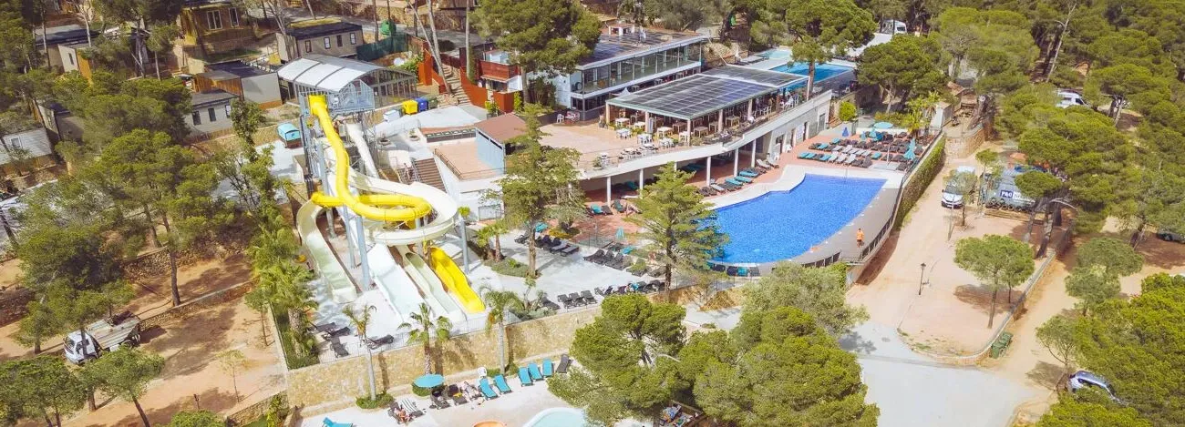 Dronefoto van camping Internacional de Calogne.