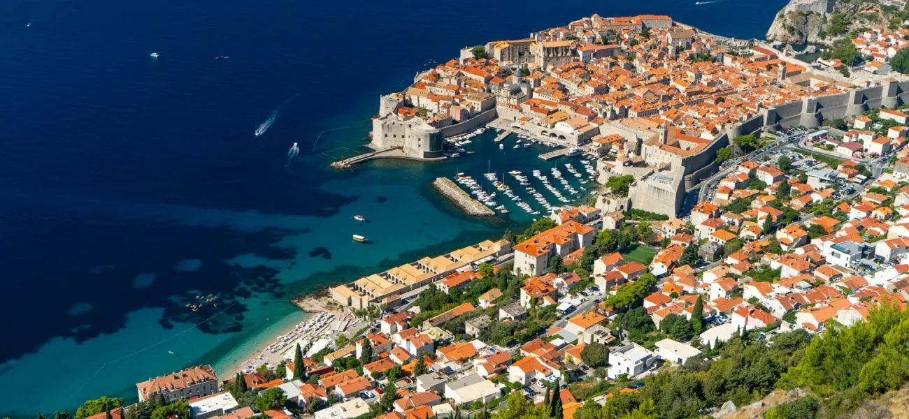 Luchtfoto van de stad Dalmatië.