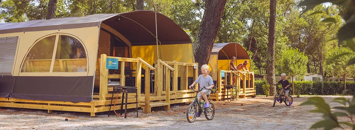 De lodgetent holiday van Roan.