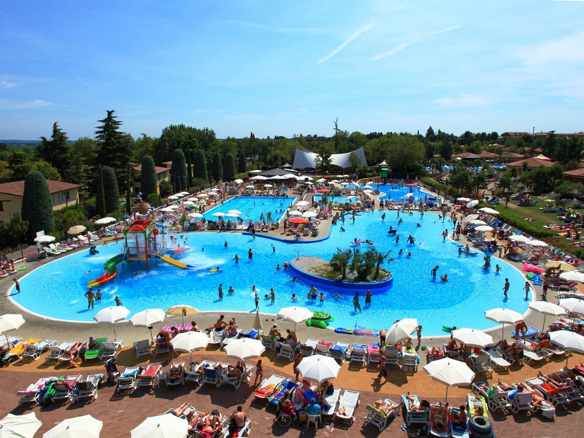  Camping  Bella Italia  Veel Luxe Stacaravans Roan 